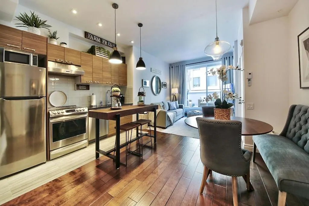 Trendy Old Port Private Terrace Apartment Montreal
