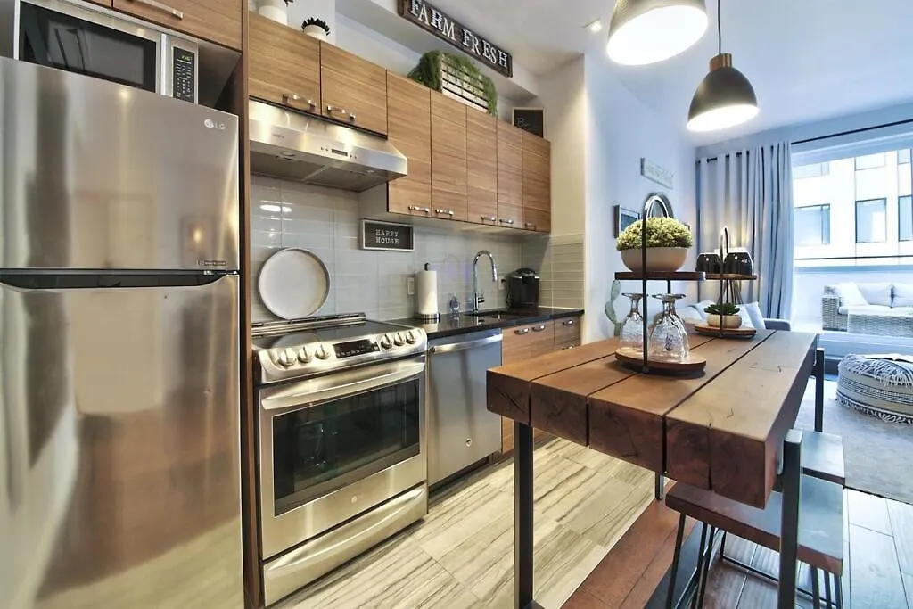 Trendy Old Port Private Terrace Apartment Montreal