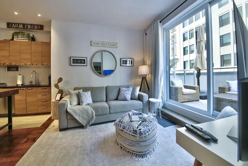 Trendy Old Port Private Terrace Apartment Montreal 0*,  Canada
