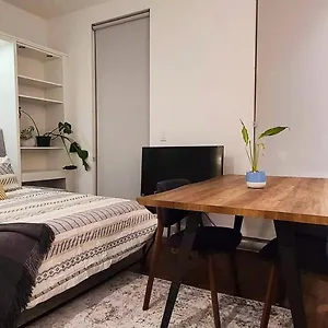 https://ironworks-studio-by-iris-properties.hotels-victoria.net