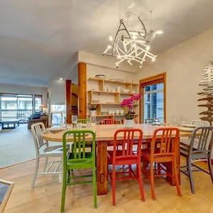 https://snowy-creek-14.hotels-of-whistler.com
