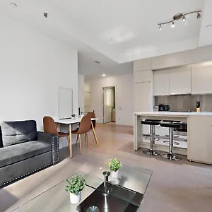 https://trendy-downtown-condo.hotelstorontoontario.org